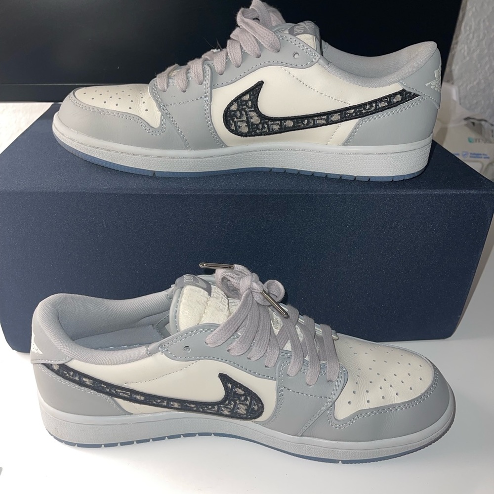 Size 9.5 - Dior x Air Jordan 1 Low